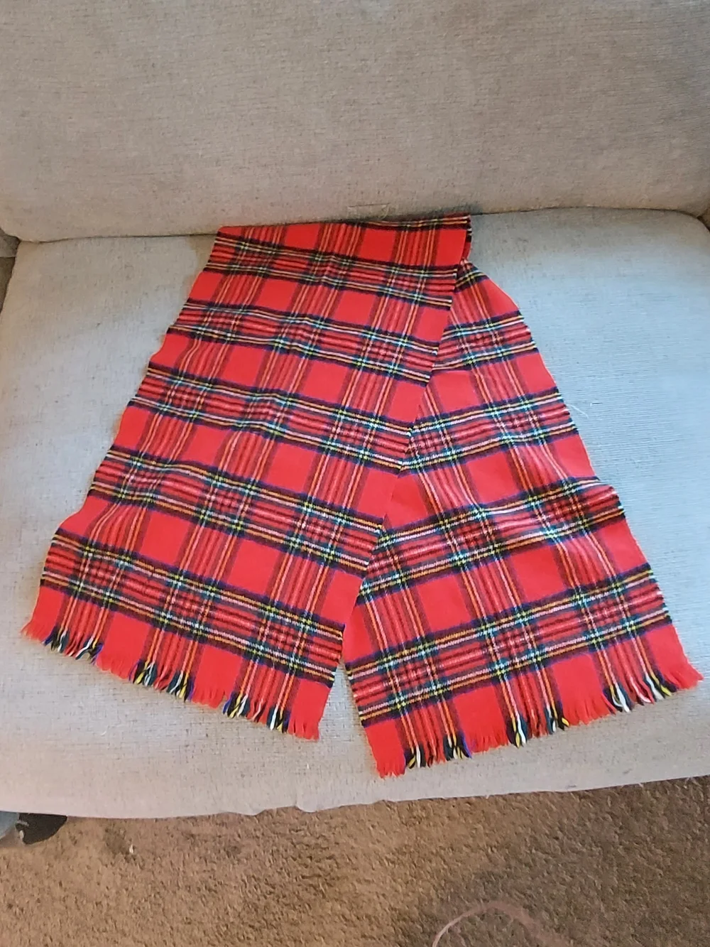 Vintage Highlands Scottish Tartan Scarf 100% Pure New Wool Red Plaid